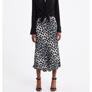 Zara Trendy Leopard Skirt